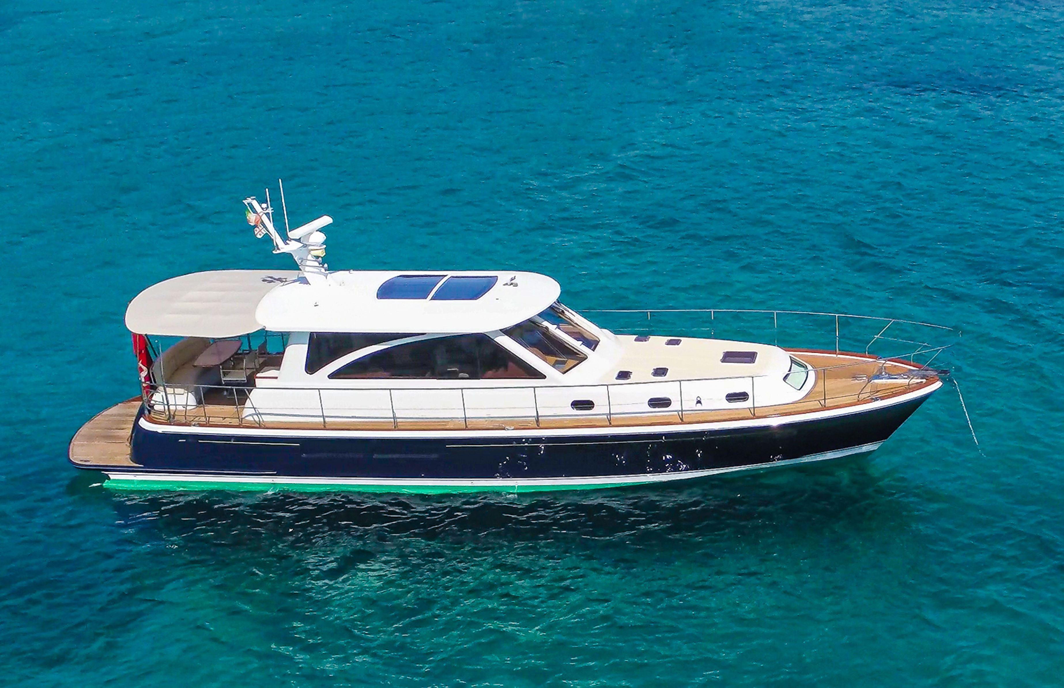 Hunt Yachts-11647