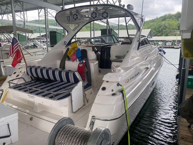 2006 Regal Commodore 3760 IO for Sale in KY | Global Yacht Exchange