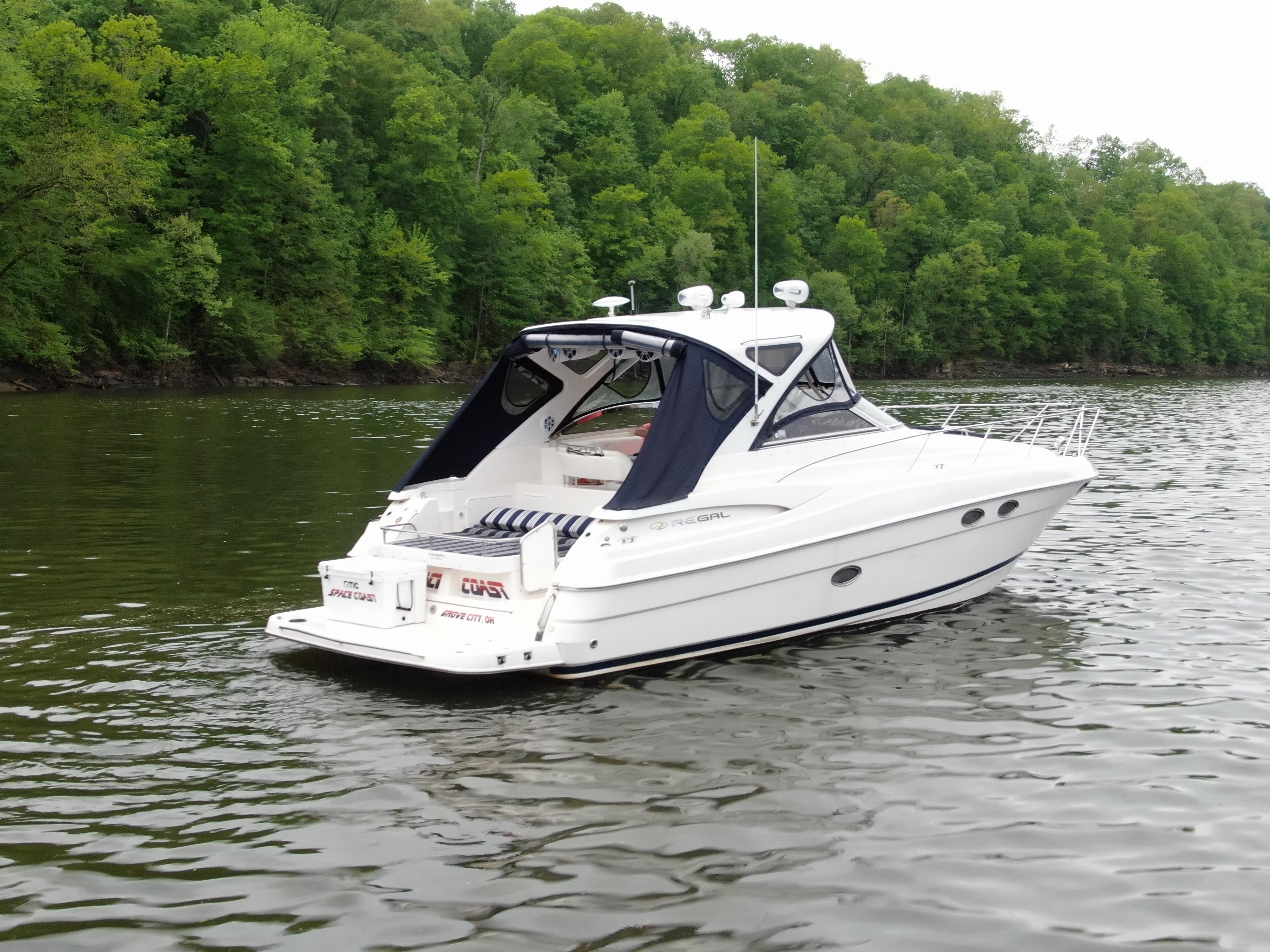2006 Regal Commodore 3760 IO for Sale in KY | Global Yacht Exchange